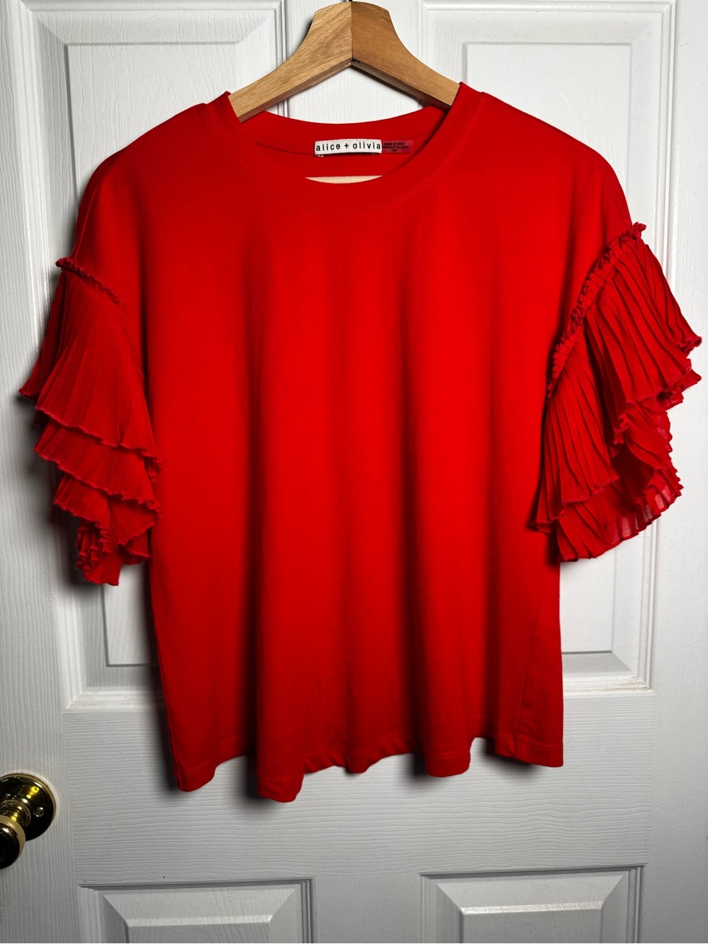 Alice + Olivia Tomato Red Pleated Ruffle Sleeve Top Crew Neck Size Small